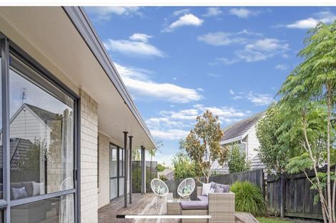 Photo of property in 37 Rochester Crescent, Somerville, Auckland, 2014