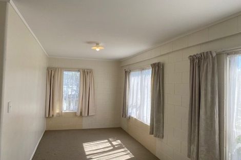 Photo of property in 5 Miltonia Avenue, Te Atatu South, Auckland, 0610