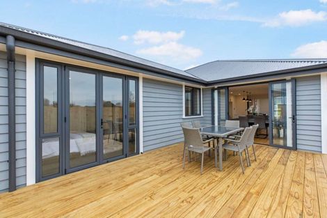 Photo of property in 28 Tahuna Minhinnick Drive, Glenbrook, 2681