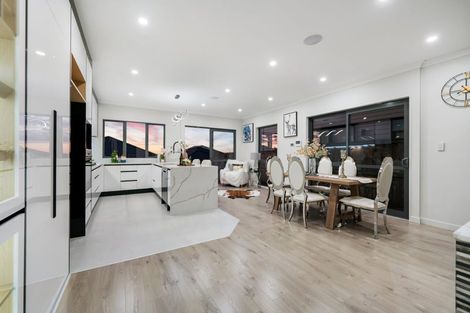 Photo of property in 21 Black Shed Road, Flat Bush, 2019