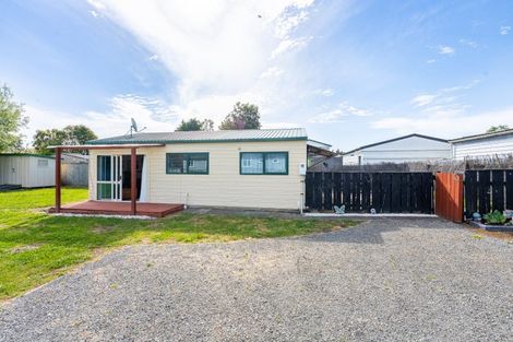 Photo of property in 6 Mavis Avenue, Waikawa Beach, Manakau, 5573