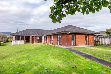 Photo of property in 14 Easton Way, Levin, 5510