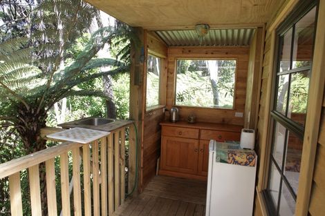 Photo of property in 128 Lone Kauri Road, Karekare, Auckland, 0772