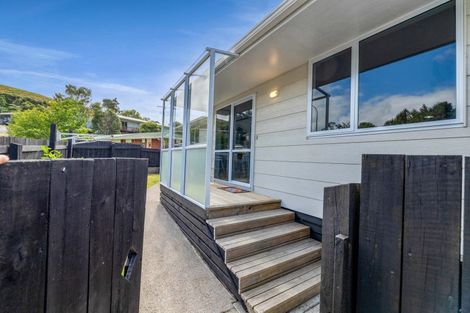 Photo of property in 8 Shaldon Crescent, Blagdon, New Plymouth, 4310