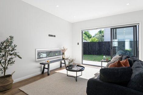Photo of property in 64u3 Banbury Crescent, Fairfield, Hamilton, 3214