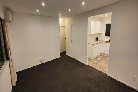 Photo of property in 3/4 Glanmire Road, Newlands, Wellington, 6037