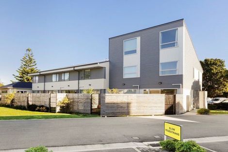 Photo of property in 11/2u Stone Street, Miramar, Wellington, 6022