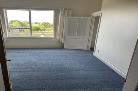 Photo of property in 92 Collingwood Street, Eltham, 4322