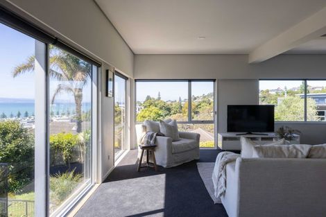 Photo of property in 12 George Street, Hospital Hill, Napier, 4110