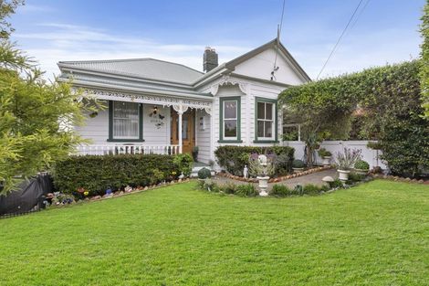 Photo of property in 25 Huka Road, Birkenhead, Auckland, 0626