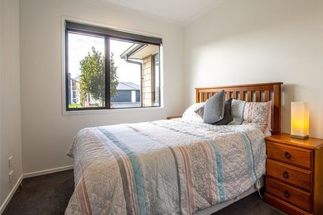 Photo of property in 31 Lilac Close, Cambridge, 3434