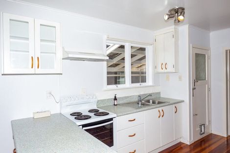 Photo of property in 19 Great North Road, Saint Johns Hill, Whanganui, 4501