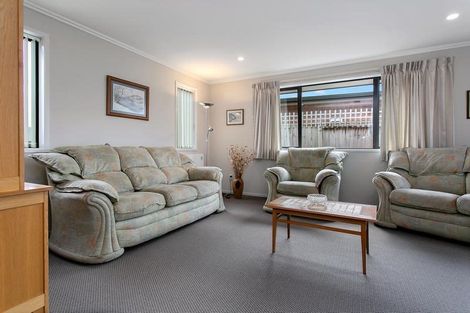 Photo of property in 19 Lilac Close, Cambridge, 3434