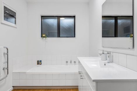 Photo of property in 18 Iroquois Place, Wigram, Christchurch, 8042