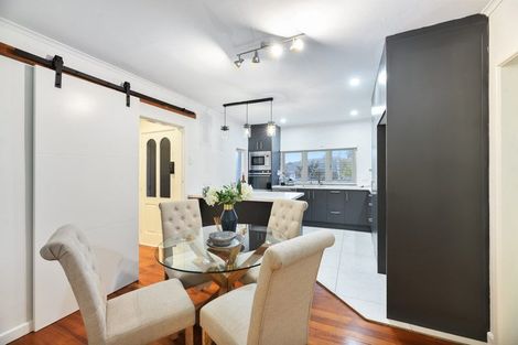 Photo of property in 2a Kereru Street, Henderson, Auckland, 0612