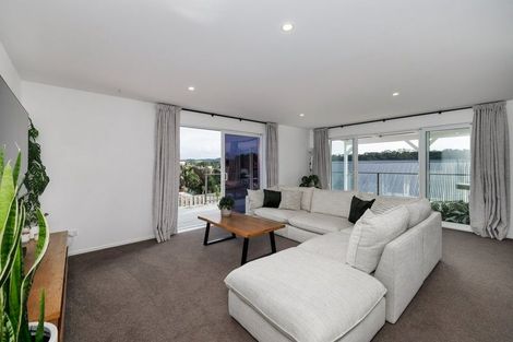 Photo of property in 12a Waterview Place, Haruru, 0204