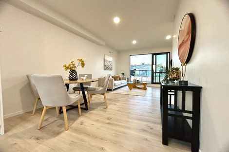 Photo of property in 11 Kayle Glen, West Harbour, Auckland, 0618