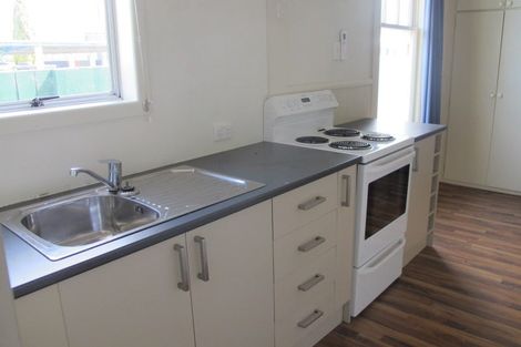 Photo of property in 37 Macandrew Road, South Dunedin, Dunedin, 9012