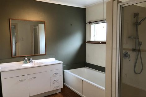 Photo of property in 13 Fairlea Road, Te Atatu South, Auckland, 0610