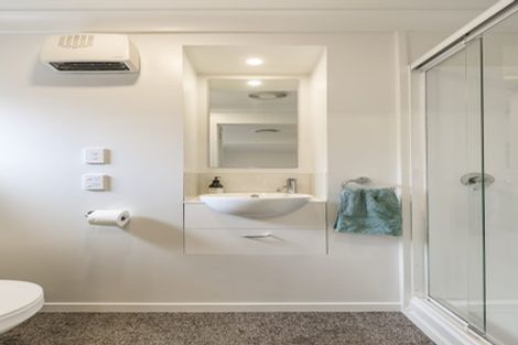 Photo of property in 89 Seaview Road, Glenfield, Auckland, 0629