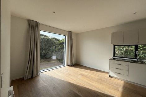 Photo of property in 1 Tanera Crescent, Brooklyn, Wellington, 6021