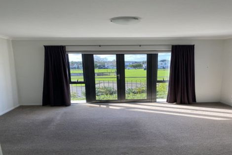 Photo of property in 54 Provence Esplanade, Te Atatu Peninsula, Auckland, 0610