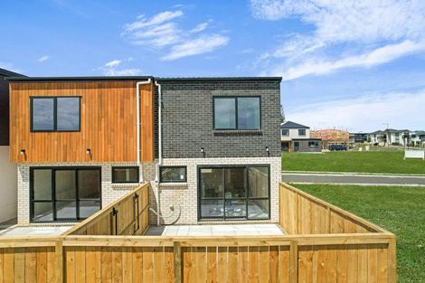 Photo of property in 36 Taipahitini Road, Rosehill, 2113