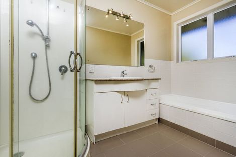 Photo of property in 9 Selwyn Crescent, Forrest Hill, Auckland, 0620