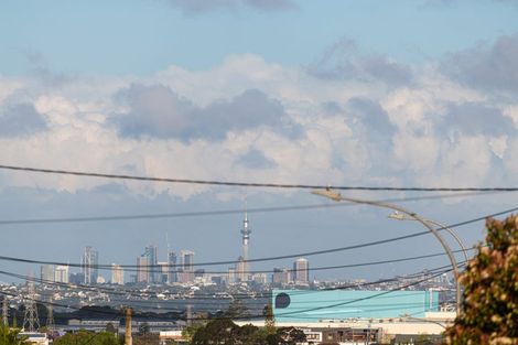 Photo of property in 12 Helena Street, Massey, Auckland, 0614