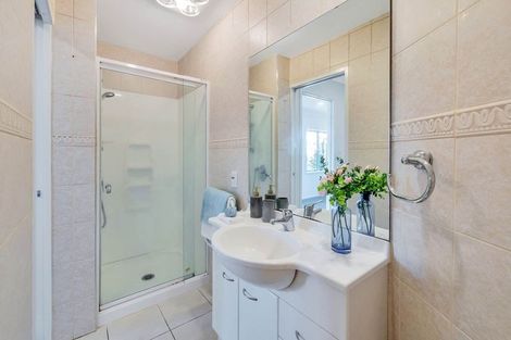 Photo of property in 1/135 Glamorgan Drive, Torbay, Auckland, 0630