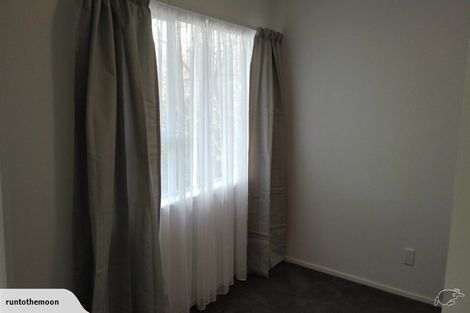 Photo of property in 1 Finn Place, Totara Vale, Auckland, 0629