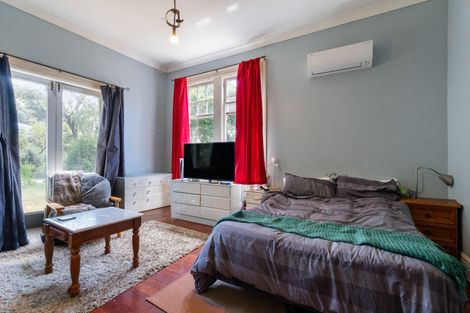 Photo of property in 25 Sutherland Crescent, Melrose, Wellington, 6023