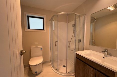 Photo of property in 2 Don Oliver Lane, Glen Eden, 0602