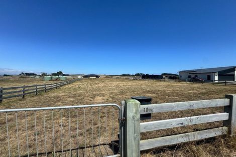 Photo of property in 10 Roma Way, Waitarere, 5510