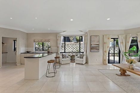 Photo of property in 15 Tumbridge Place, Somerville, Auckland, 2014