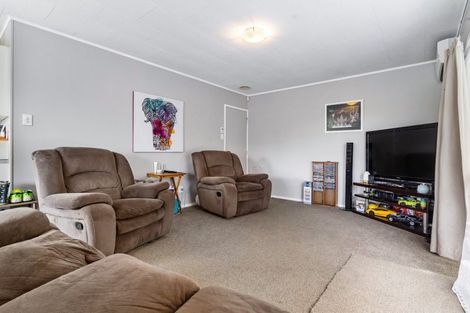 Photo of property in 2/20 Landsdale Place, Massey, Auckland, 0614