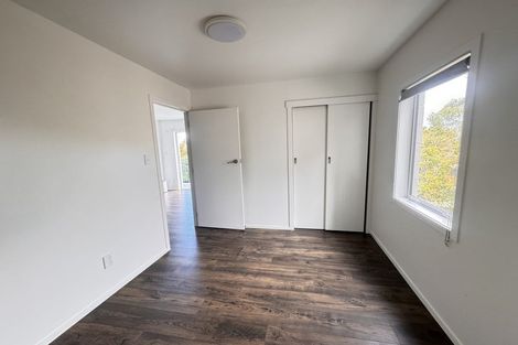 Photo of property in 111 Pupuke Road, Northcote, Auckland, 0627