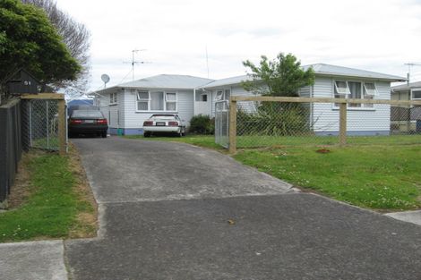 Photo of property in 51 Plumley Crescent, Mangere, Auckland, 2022