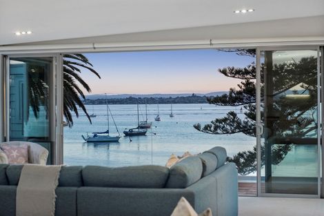 Photo of property in 11 The Mall, Mount Maunganui, 3116