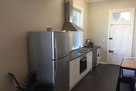 Photo of property in 17 Portland Crescent, Thorndon, Wellington, 6011