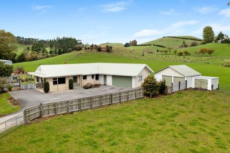 Photo of property in 32 Davis Road, Waiongana, Inglewood, 4389