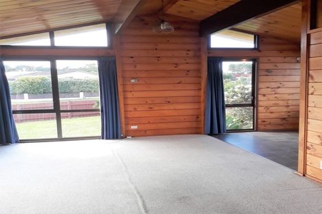 Photo of property in 118 Racecourse Road, Waiuku, 2123