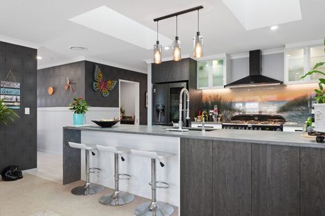 Photo of property in 14 Deans Place, Amberley, 7410