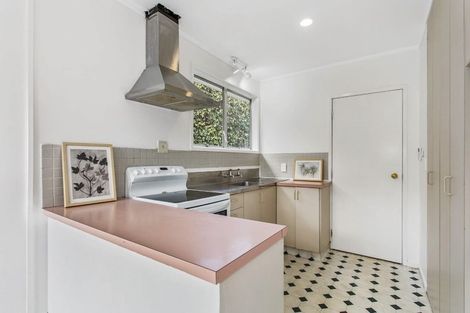 Photo of property in 72 Vandeleur Avenue, Birkdale, Auckland, 0626
