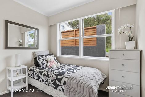 Photo of property in 21 Scotstoun Place, Glen Eden, Auckland, 0602