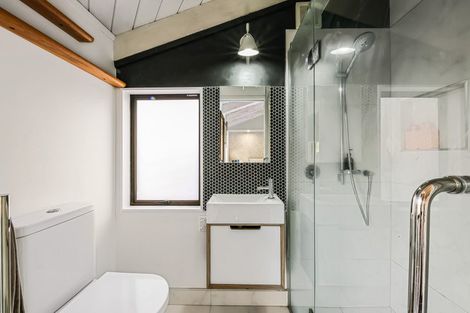 Photo of property in 2/47 Shakespeare Road, Milford, Auckland, 0620