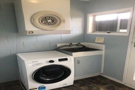 Photo of property in 2/1 Northall Road, New Lynn, Auckland, 0600