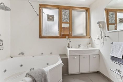 Photo of property in 153 Wairakei Road, Bryndwr, Christchurch, 8053