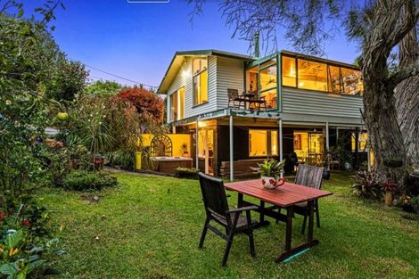 Photo of property in 424 Don Buck Road, Massey, Auckland, 0614