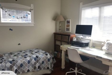 Photo of property in 5 Hutchinson Avenue, New Lynn, Auckland, 0600